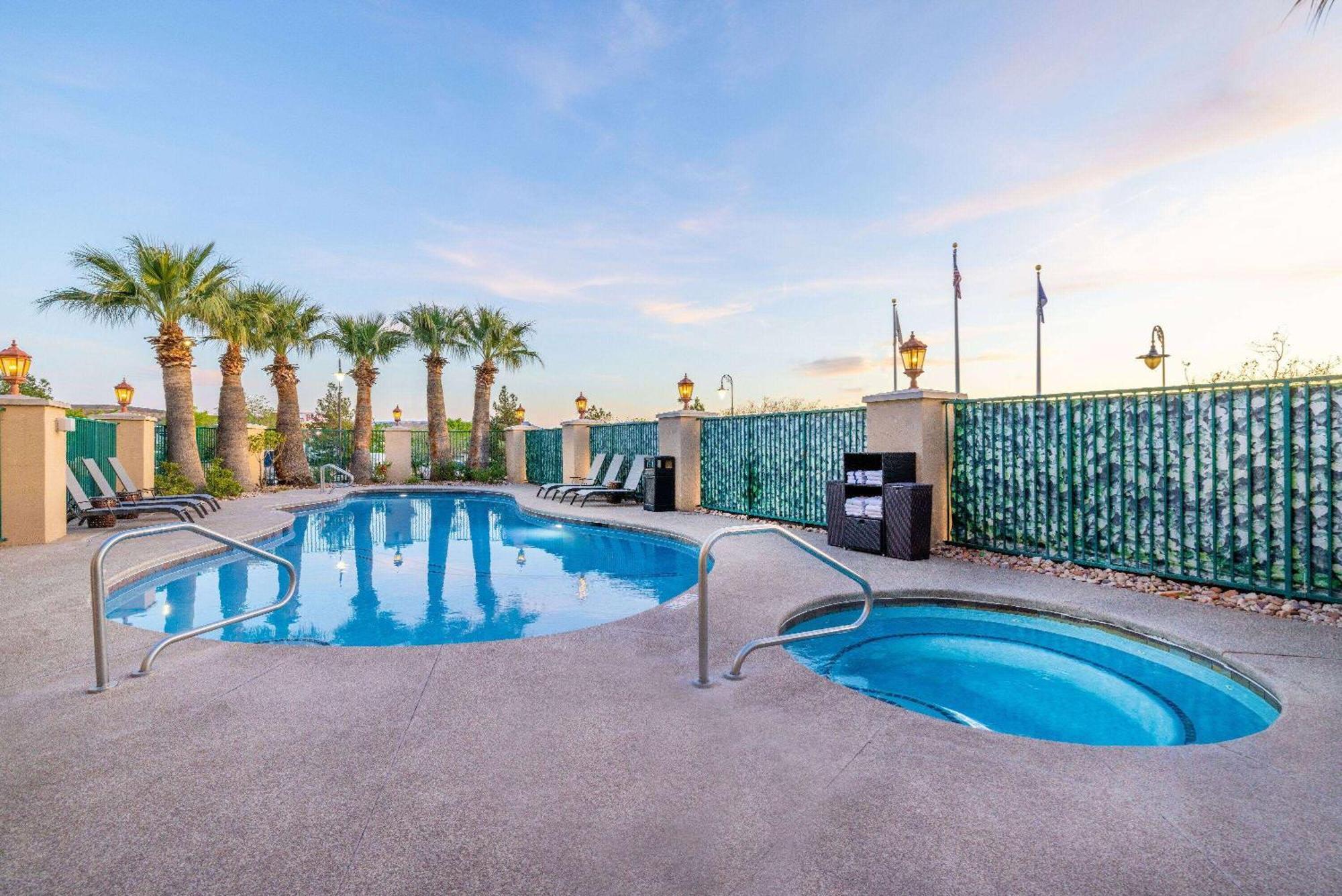 La Quinta By Wyndham St. George Hotel Buitenkant foto