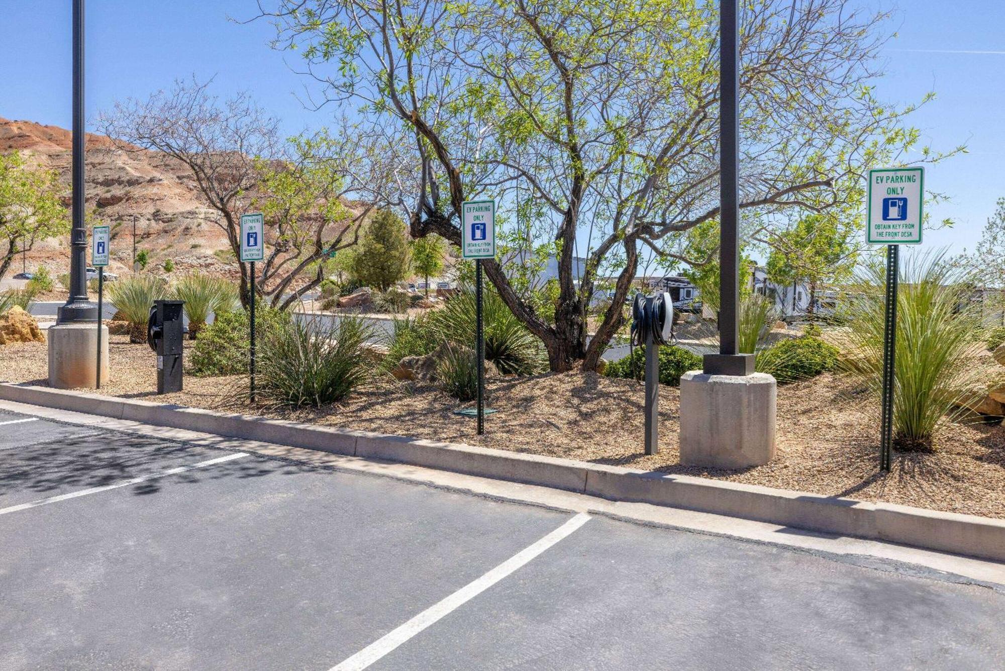 La Quinta By Wyndham St. George Hotel Buitenkant foto